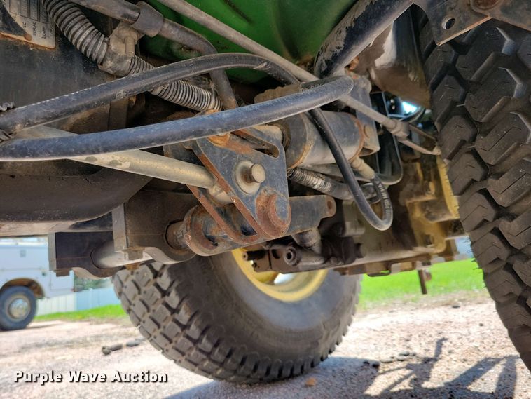 image for item NV9793 1999 John Deere 4400 tractor