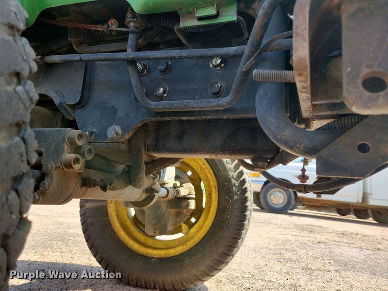 image for item NV9793 1999 John Deere 4400 tractor