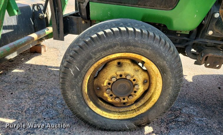 image for item NV9793 1999 John Deere 4400 tractor