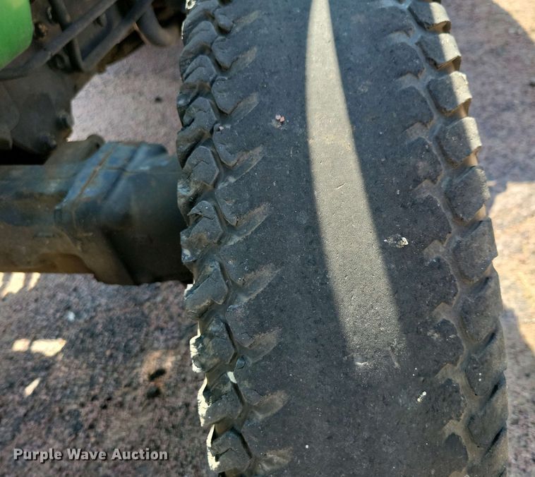 image for item NV9793 1999 John Deere 4400 tractor