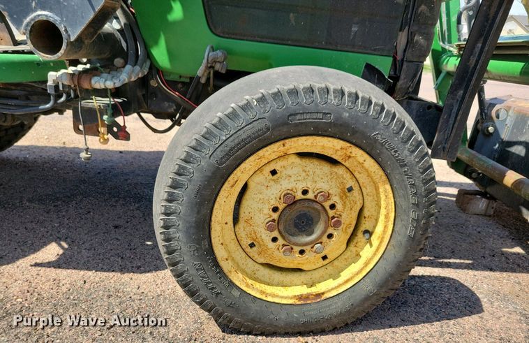 image for item NV9793 1999 John Deere 4400 tractor