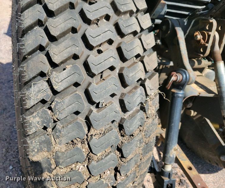 image for item NV9793 1999 John Deere 4400 tractor