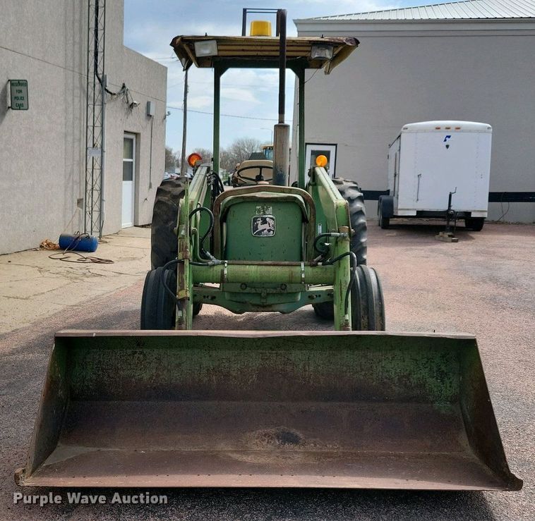 image for item NV9794 John Deere 1530 tractor