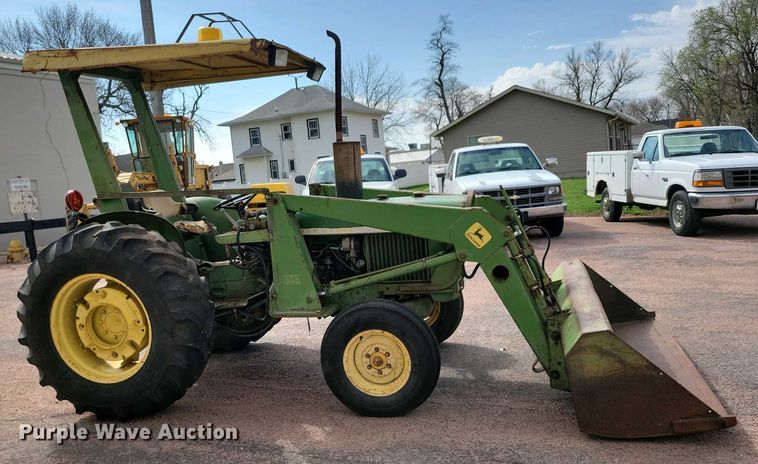 image for item NV9794 John Deere 1530 tractor