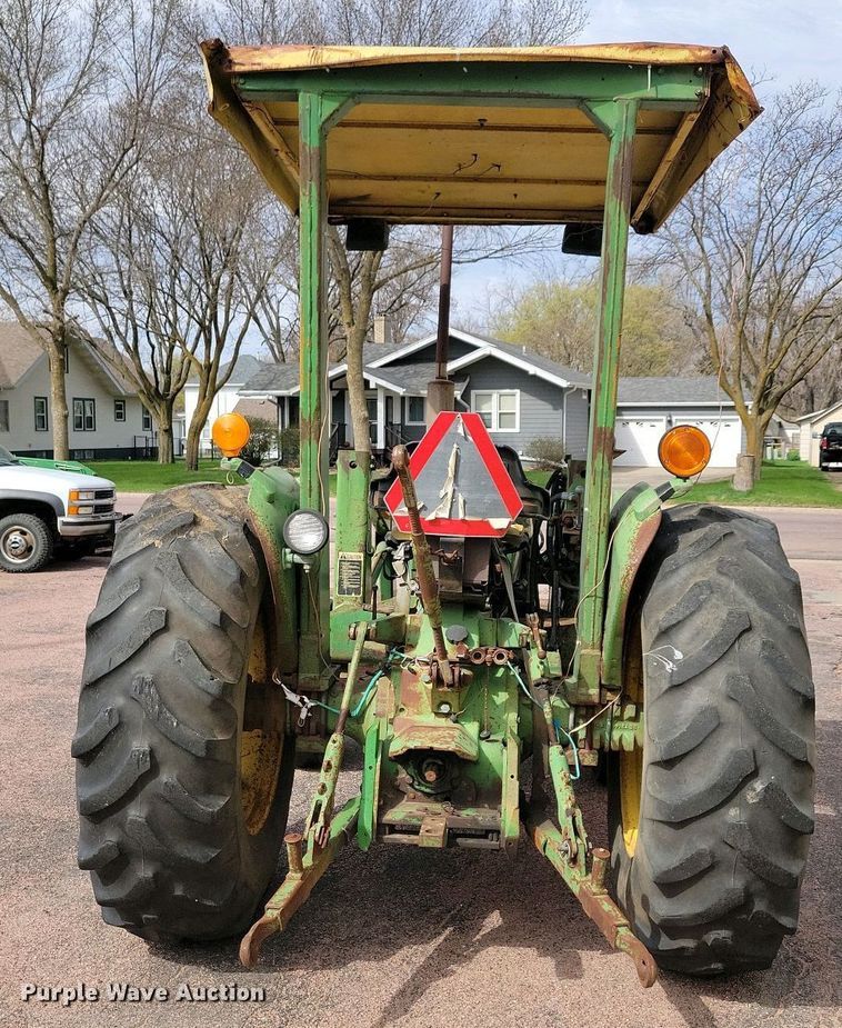 image for item NV9794 John Deere 1530 tractor