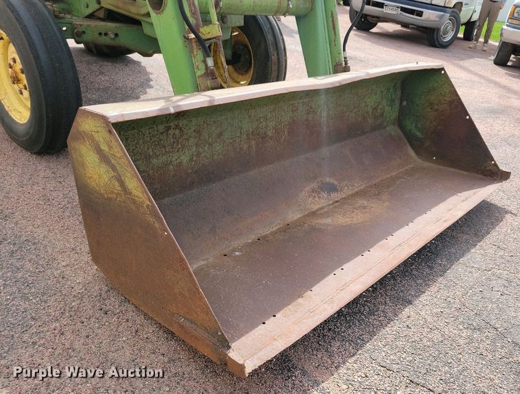 image for item NV9794 John Deere 1530 tractor