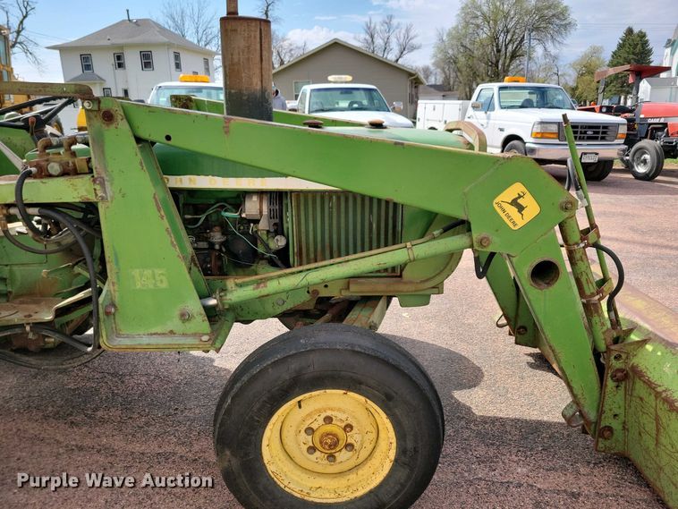 image for item NV9794 John Deere 1530 tractor
