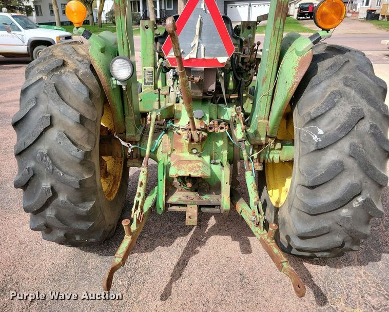 image for item NV9794 John Deere 1530 tractor