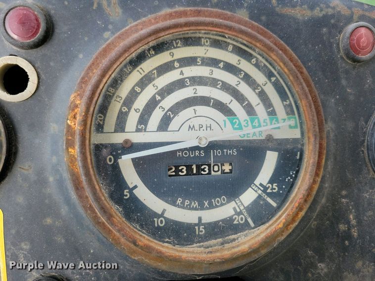 image for item NV9794 John Deere 1530 tractor