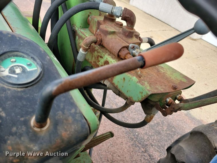 image for item NV9794 John Deere 1530 tractor