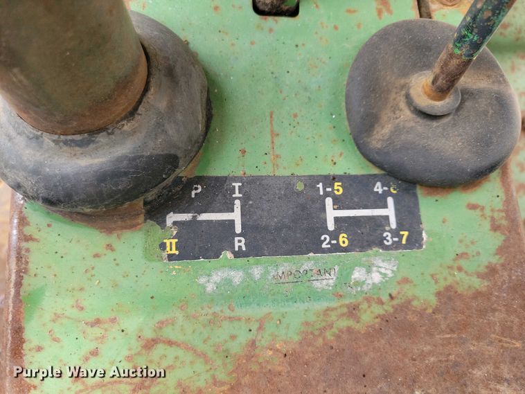 image for item NV9794 John Deere 1530 tractor