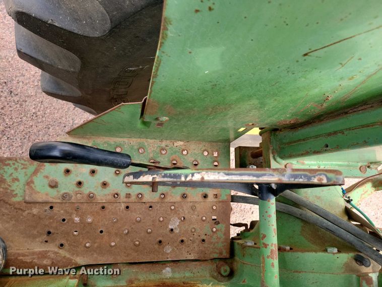 image for item NV9794 John Deere 1530 tractor