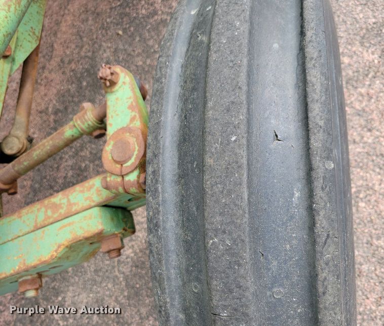 image for item NV9794 John Deere 1530 tractor