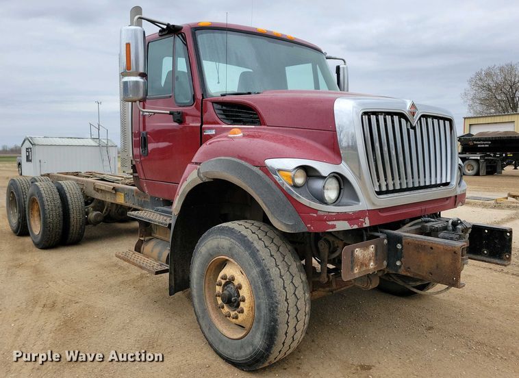 image for item NV9795 2010 International WorkStar 7600 truck cab and chassis