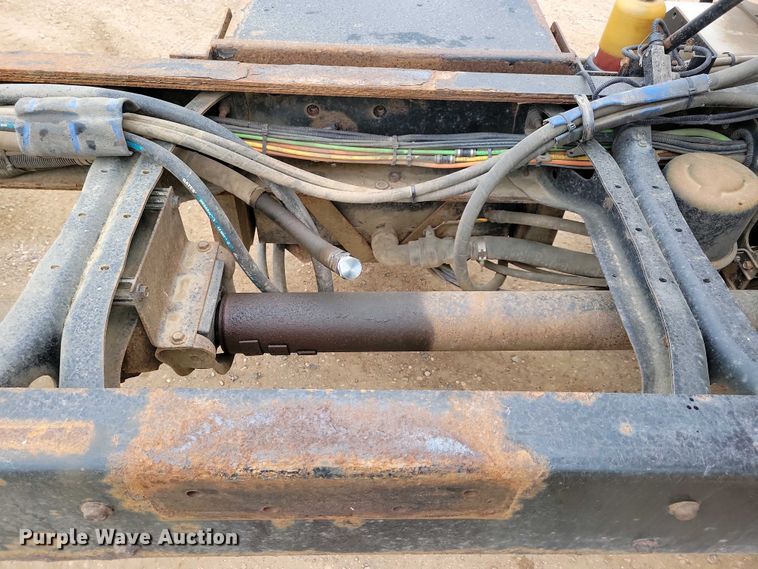 image for item NV9795 2010 International WorkStar 7600 truck cab and chassis