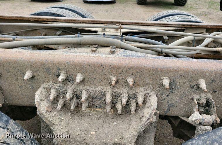 image for item NV9795 2010 International WorkStar 7600 truck cab and chassis