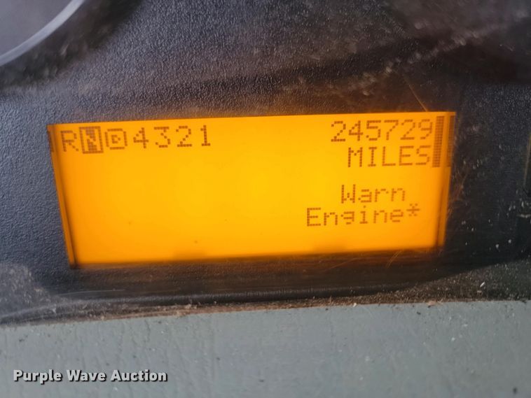 image for item NV9795 2010 International WorkStar 7600 truck cab and chassis