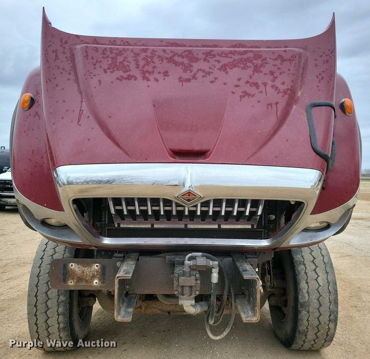 image for item NV9795 2010 International WorkStar 7600 truck cab and chassis