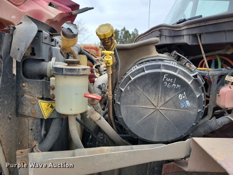 image for item NV9795 2010 International WorkStar 7600 truck cab and chassis