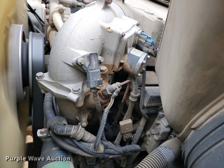 image for item NV9795 2010 International WorkStar 7600 truck cab and chassis