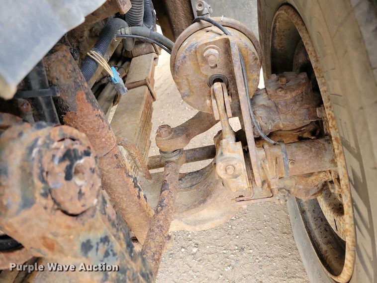 image for item NV9795 2010 International WorkStar 7600 truck cab and chassis