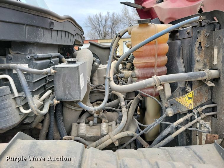 image for item NV9795 2010 International WorkStar 7600 truck cab and chassis