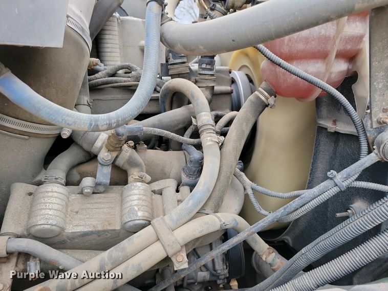 image for item NV9795 2010 International WorkStar 7600 truck cab and chassis