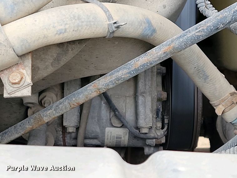 image for item NV9795 2010 International WorkStar 7600 truck cab and chassis