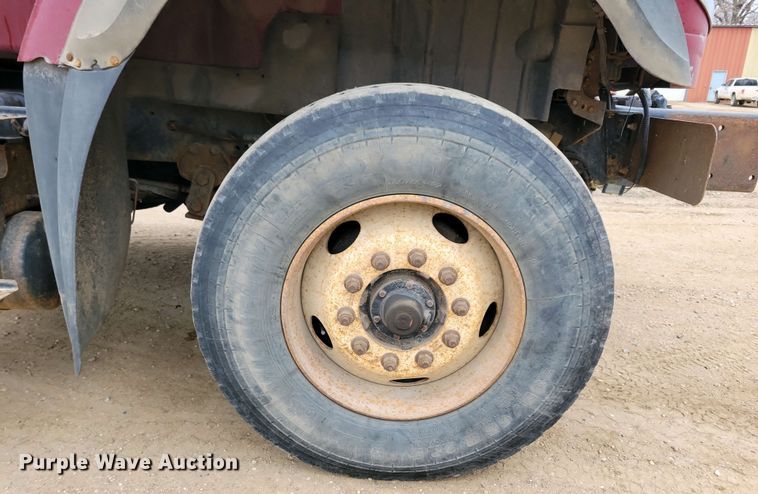 image for item NV9795 2010 International WorkStar 7600 truck cab and chassis