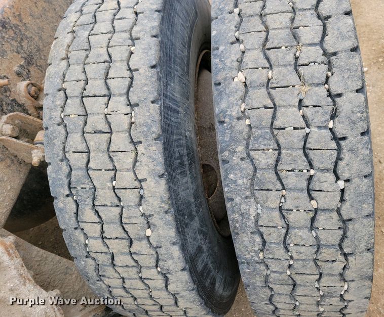 image for item NV9795 2010 International WorkStar 7600 truck cab and chassis