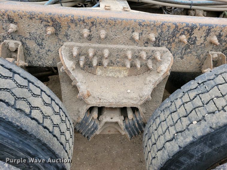 image for item NV9795 2010 International WorkStar 7600 truck cab and chassis