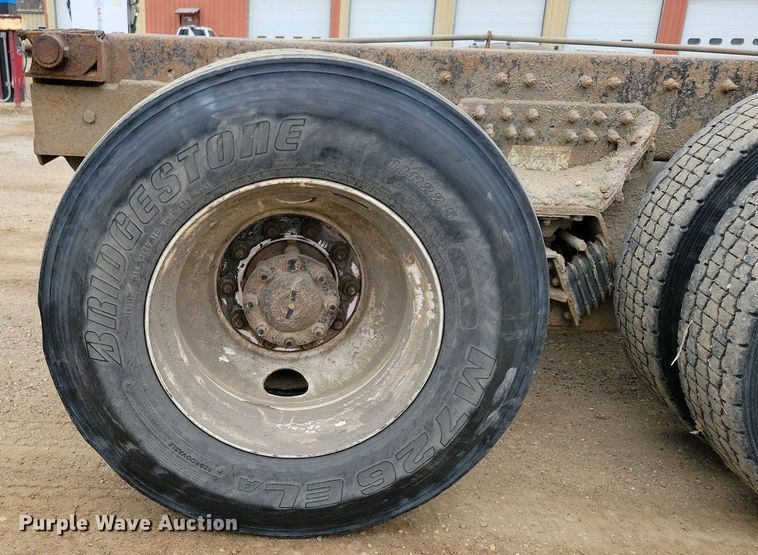 image for item NV9795 2010 International WorkStar 7600 truck cab and chassis