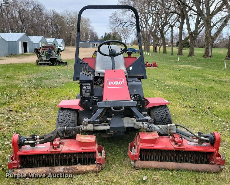 image for item NV9804 Toro Reelmaster 335D reel mower