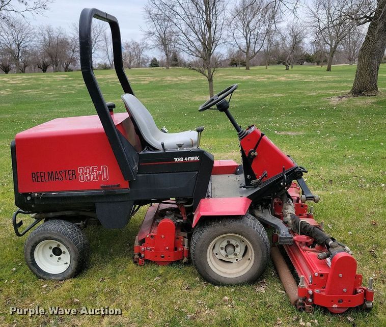image for item NV9804 Toro Reelmaster 335D reel mower