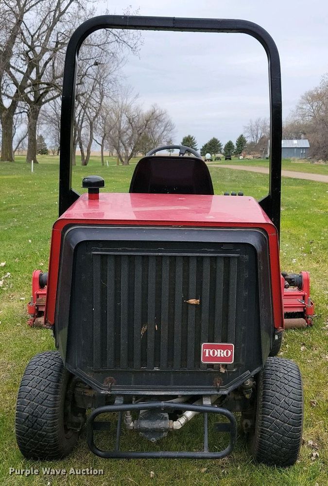 image for item NV9804 Toro Reelmaster 335D reel mower