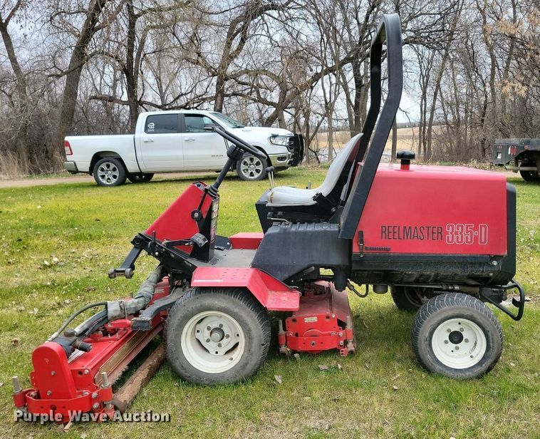 image for item NV9804 Toro Reelmaster 335D reel mower
