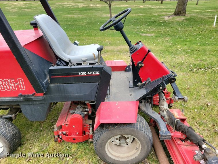 image for item NV9804 Toro Reelmaster 335D reel mower