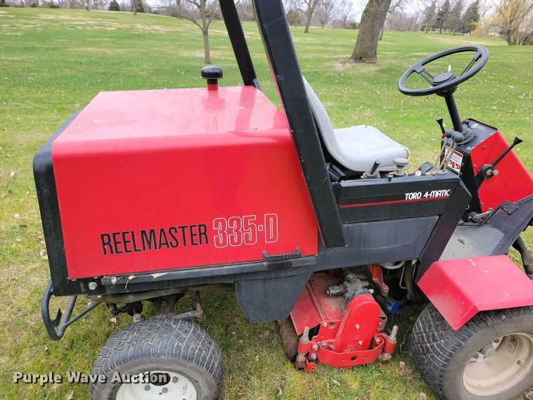 image for item NV9804 Toro Reelmaster 335D reel mower