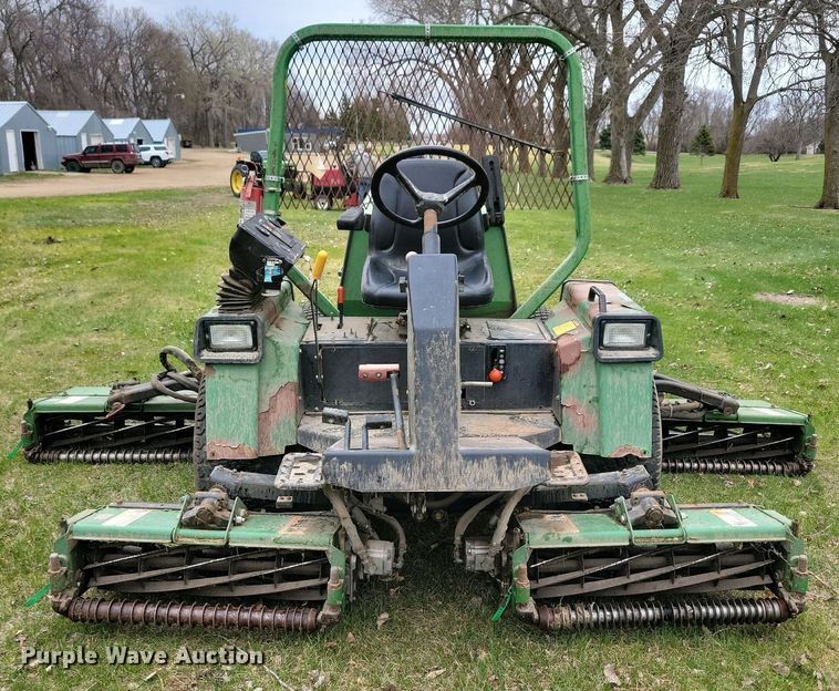 image for item NV9805 John Deere 3325 reel mower