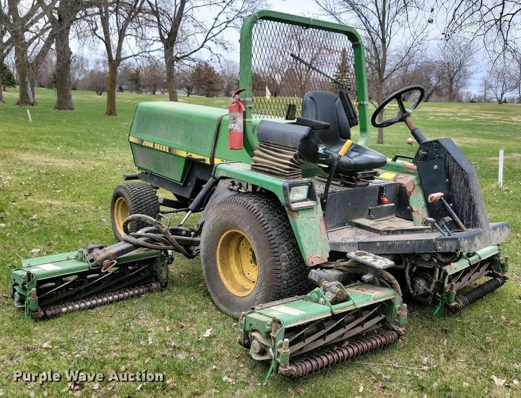 image for item NV9805 John Deere 3325 reel mower