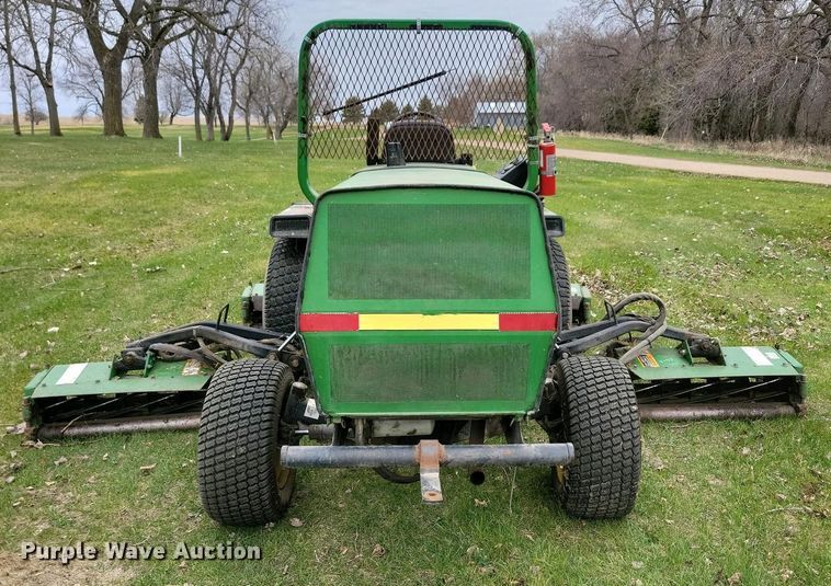 image for item NV9805 John Deere 3325 reel mower