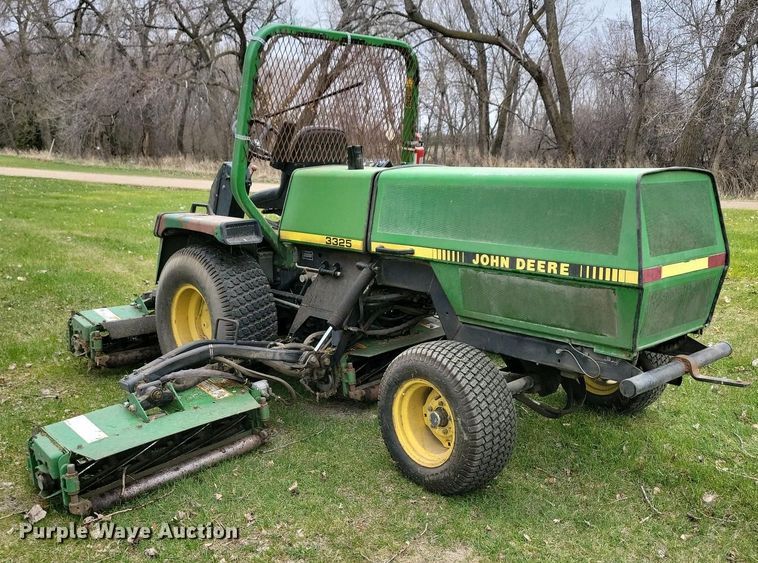 image for item NV9805 John Deere 3325 reel mower