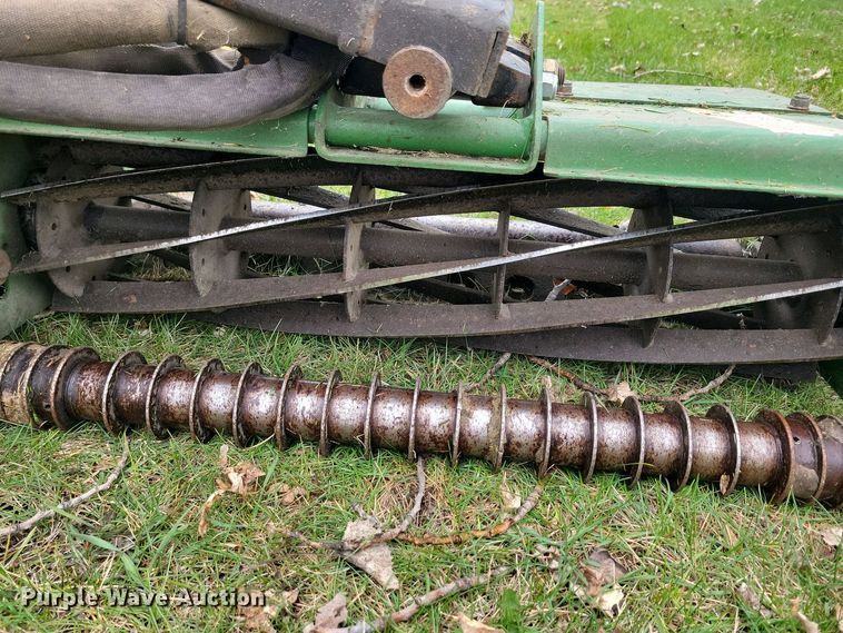 image for item NV9805 John Deere 3325 reel mower