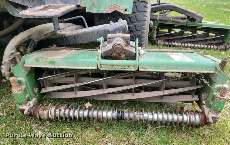 image for item NV9805 John Deere 3325 reel mower