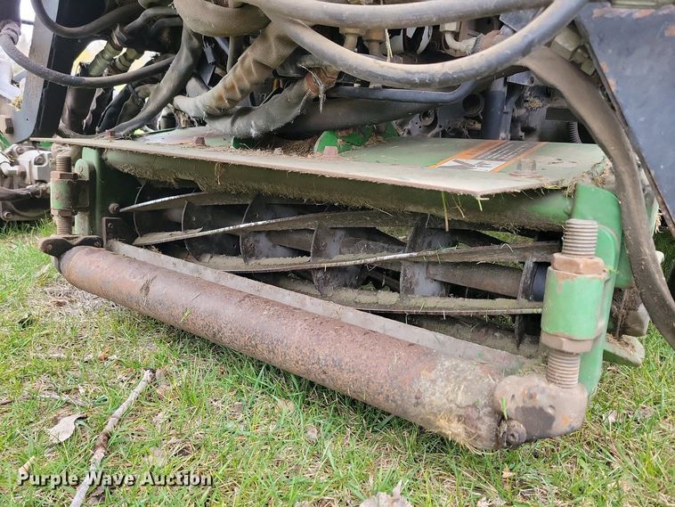 image for item NV9805 John Deere 3325 reel mower