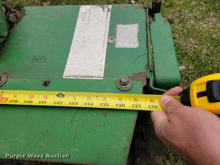 image for item NV9805 John Deere 3325 reel mower