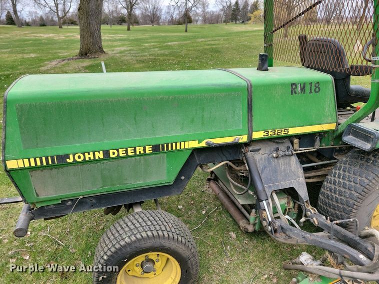 image for item NV9805 John Deere 3325 reel mower