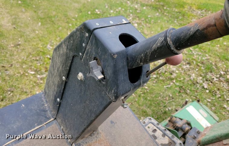 image for item NV9805 John Deere 3325 reel mower