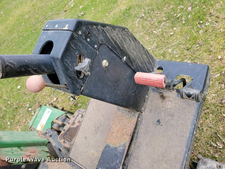 image for item NV9805 John Deere 3325 reel mower