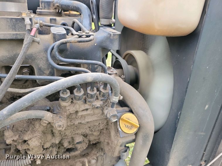 image for item NV9805 John Deere 3325 reel mower